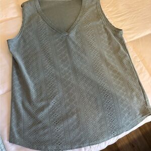 Chic Lace V-Neck Tank Top - Light Gray
